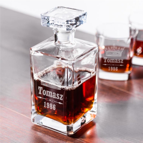 Karafka kwadratowa z grawerem